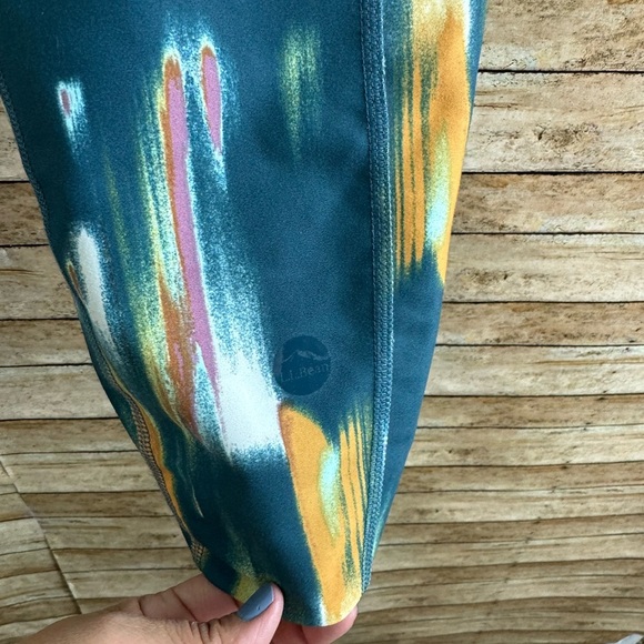 LL Bean Women's Everyday Performance 7/8 Leggings, High-Rise Print Sz Med - Picture 6 of 6